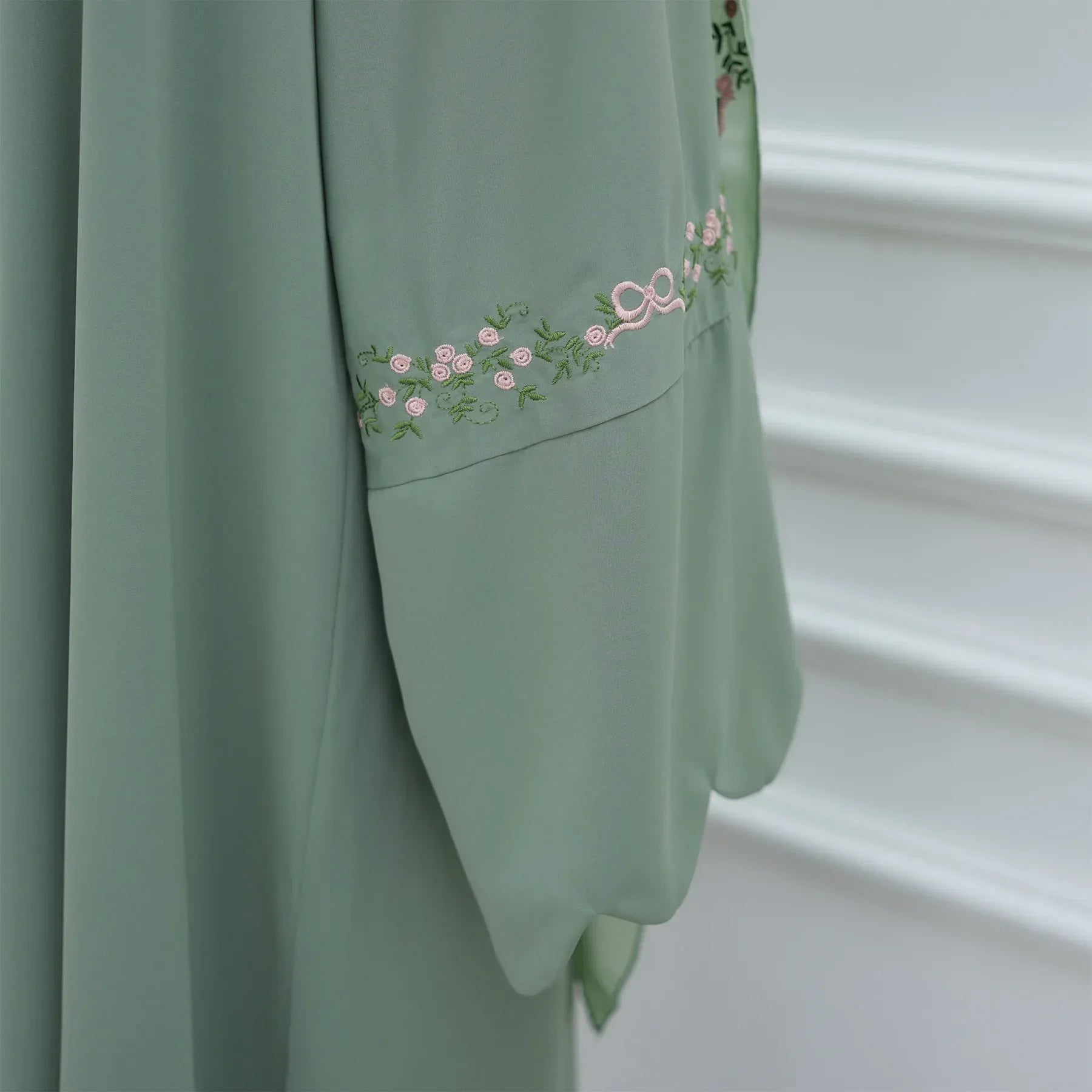 Luxurious Floral Embroidery Hijab Dress for Muslim Women Elegant Dubai Modest Abaya Eid Islam Party Jalabiya Turkey Kaftan Robe